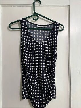 New York & Company Black and White Geometric Print Top